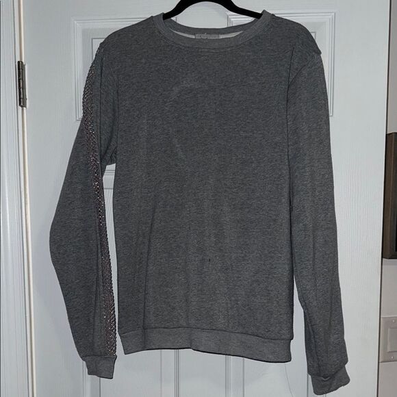 Gray Sweater - Size Small BRAND NEW - Cut our Sparkle Heart in Back - Open Back - Picture 2 of 4